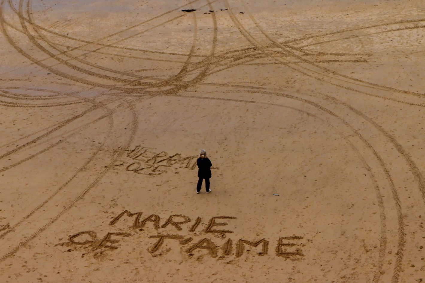 CBFD80B0-C887-4B00-89FD-74A1E9FBE5CB